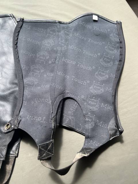 Mini chaps cuir noir d&rsquo;&eacute;quitation mixte femme homme    