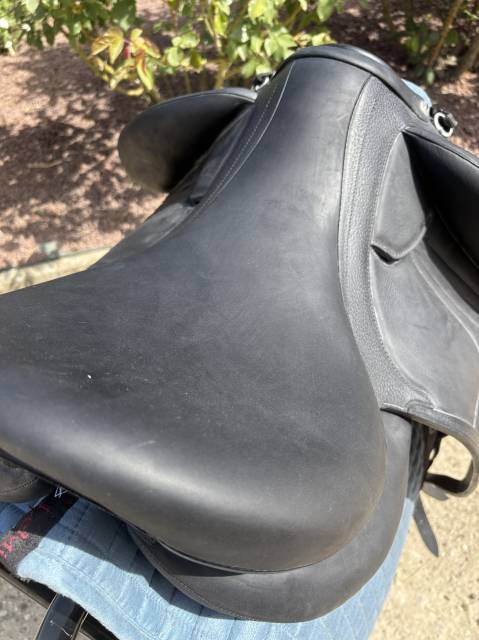 &Agrave; vendre Selle de dressage Devoucoux Harmonie