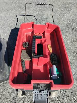 Vends boîte de pansage 