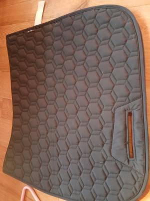 Tapis réversible bordeaux et noir fouganza