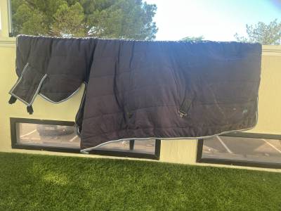 Couverture d’écurie Horze avec couvre-cou intégré 135cm