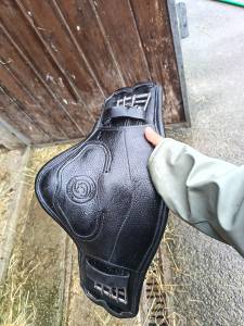 Sangle courte forestier cuir noir