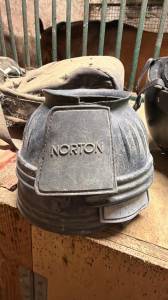 Cloches Norton noir