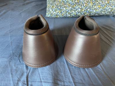 Paire de cloches brunes ShowMaster
