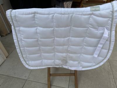 Tapis blanc 