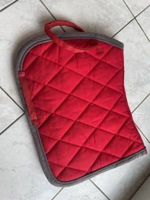 Tapis de selle shetland rouge