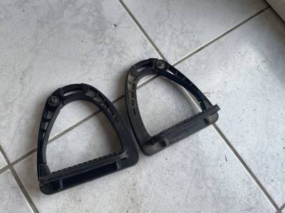 Étrier Acavallo taille junior 