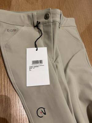 Pantalon EGO7  de tailles différentes 36 / 46 / 48