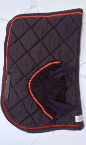 Cristina sport ensemble tapis bonnet strass noir rouge Cristina sport ensemble tapis bonnet strass noir rouge