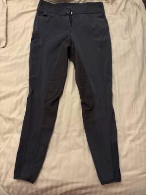 Pikeur pantalon gris strass FR 38