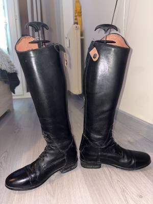 Botte equithème pied fin taille 36 et taille du mollet XS
