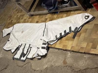 Couverture anti mouche