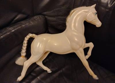 Cheval en plastique