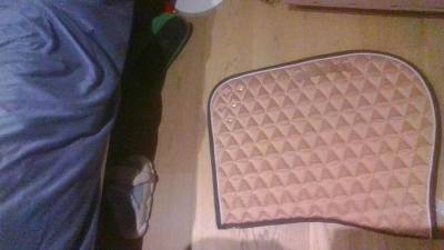 TAPIS DE SELLE ROSE GOLD AVEC DES STRASS 