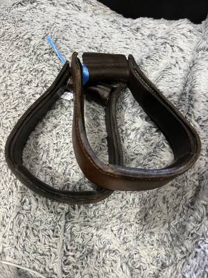 Étrier cheval cavalier équitation  Western cuir et clas