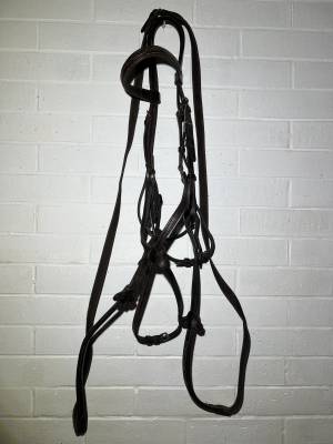 Filet bride bridon cheval muserolle croisée  bonne état