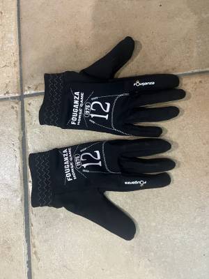 Gant fouganza oxylane noir  Taille 14 ans mais convient