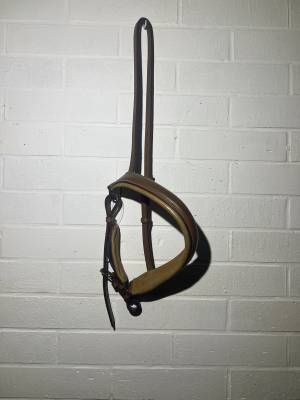 Muserole NEUF cuir taille cheval  Marron beige clair