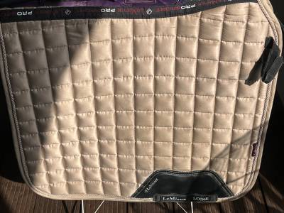 Tapis de selle LeMieux dressage beige