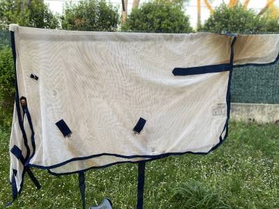 Couverture anti-mouche 