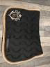 Tapis P&eacute;n&eacute;lope noir et camel taille cob 