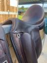 Selle de dressage toute &eacute;quip&eacute;e 