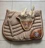 ENSEMBLE TAPIS + BONNET MARRON