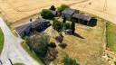 Ancienne ferme 151 m&sup2; habitable avec d&eacute;pendances sur 7 ha sect