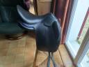 Vends selle de dressage Manta.