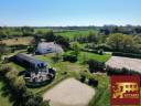 Propri&eacute;t&eacute; Equestre sur 7000 m2 + 2 Hectares en location Maison 3 Chambres