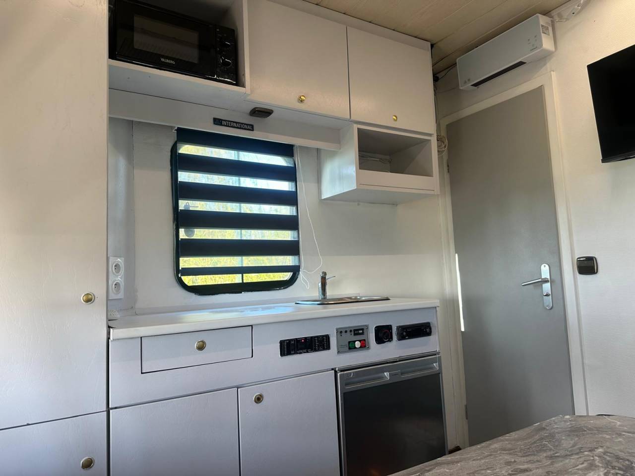 mercedes 15/280/305000kms/7pl chevaux/living 75000euros