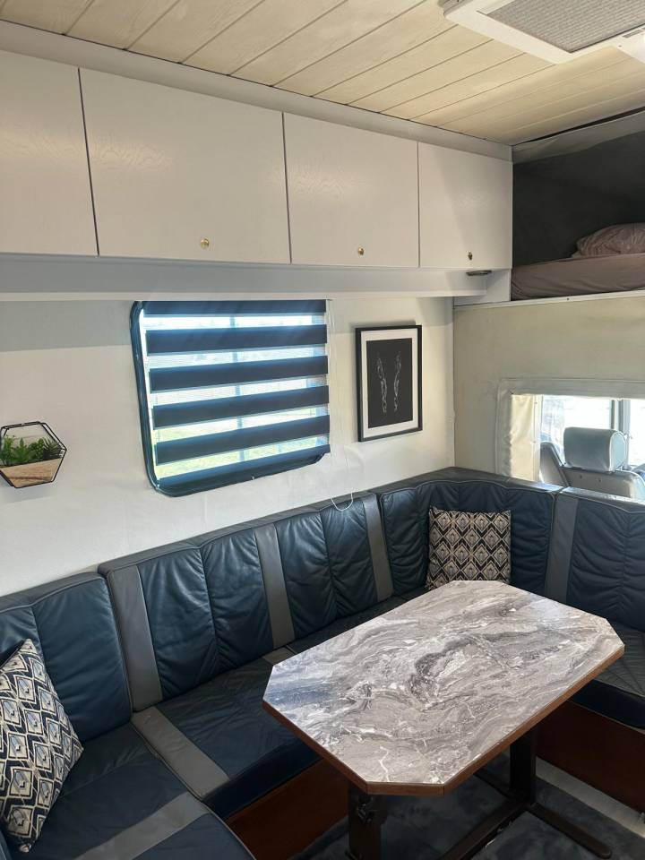 mercedes 15/280/305000kms/7pl chevaux/living 75000euros