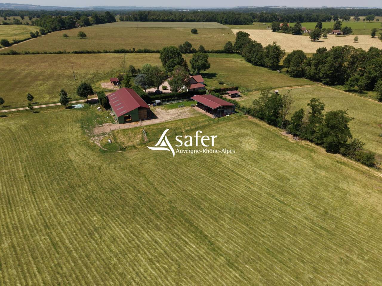 Maison r&eacute;nov&eacute;e avec 6 ha - Secteur LAPALISSE