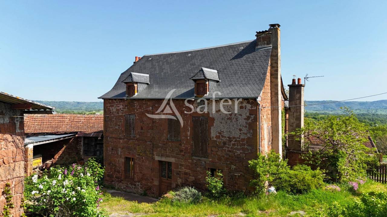 Propri&eacute;t&eacute; de 27ha en AVEYRON