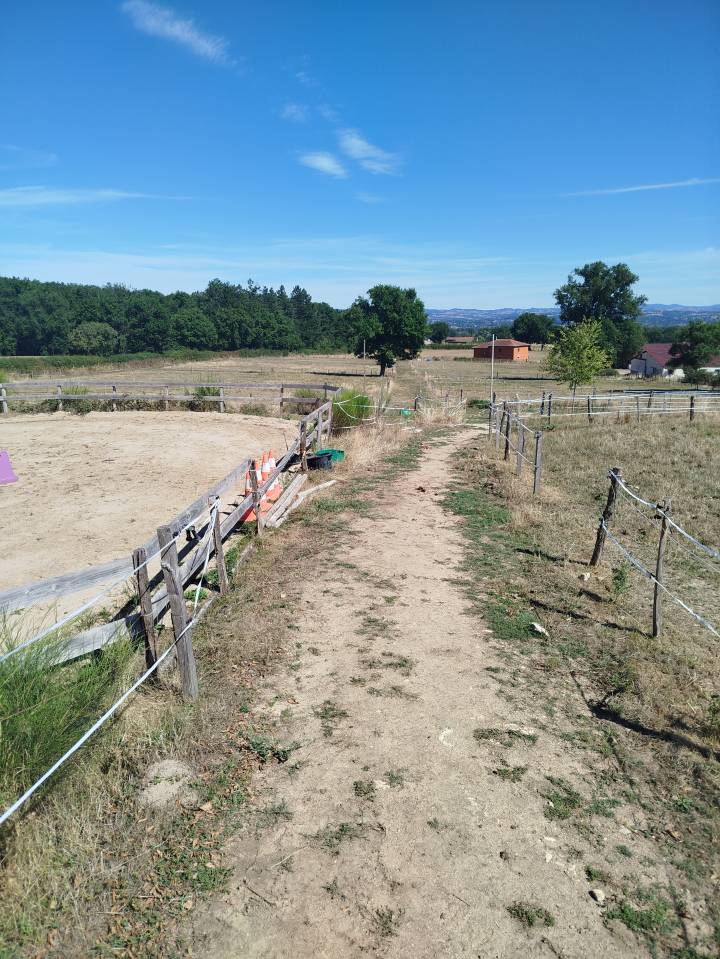 Ferme &eacute;questre sur 2,5 ha - Loire (42)
