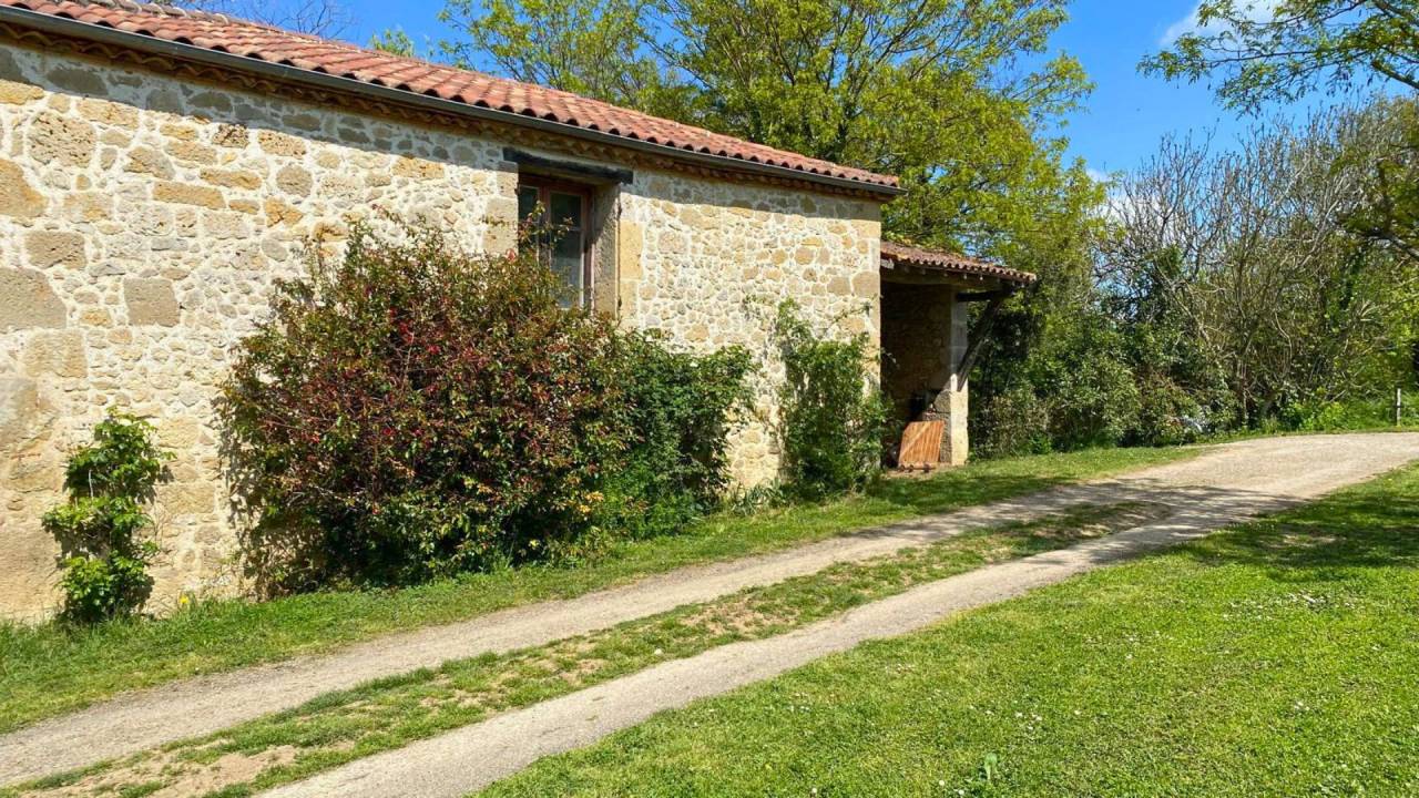 propri&eacute;t&eacute; avec g&icirc;tes et installations &eacute;questres (47)