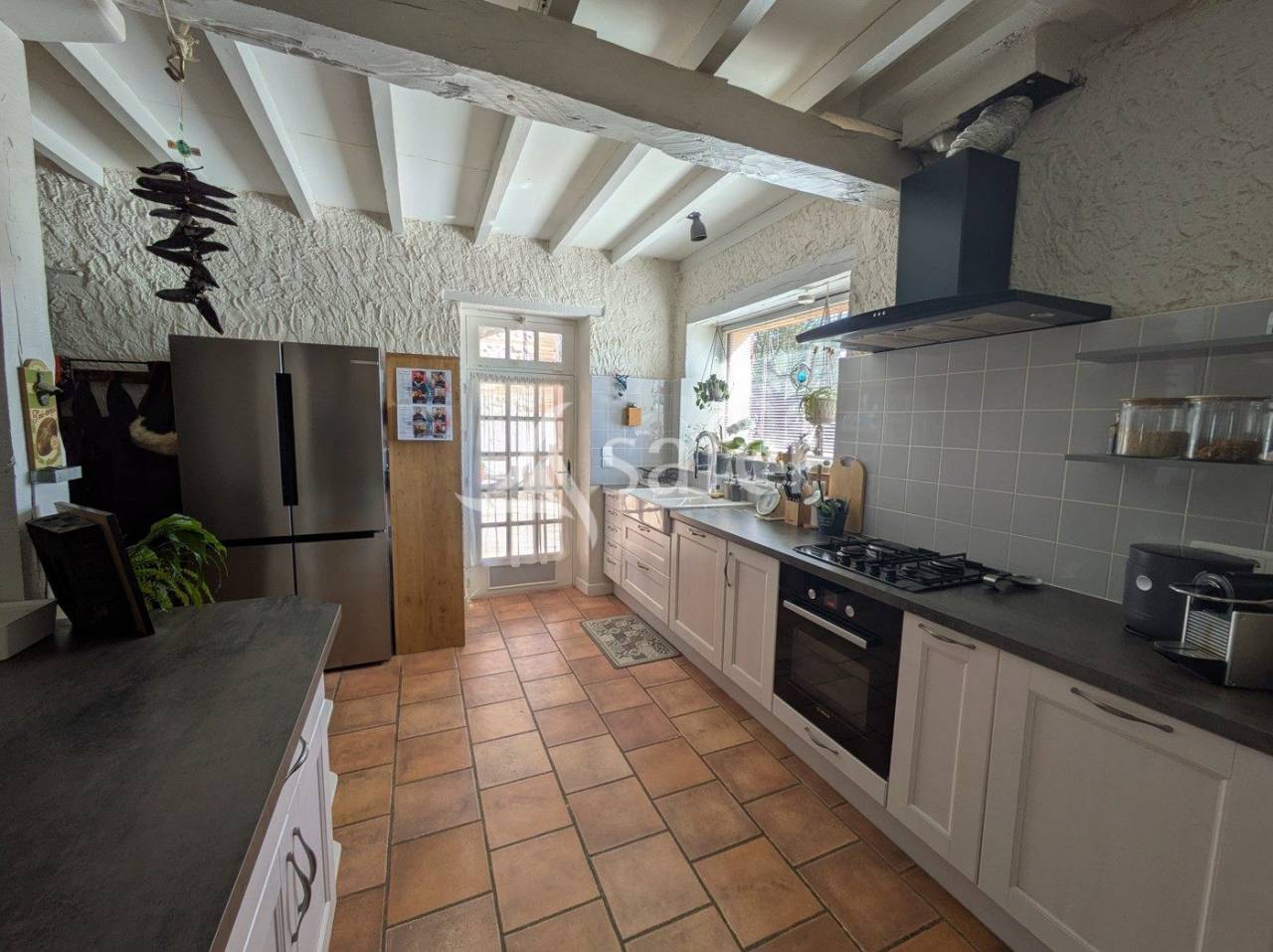 Maison d'habitation avec chambres d'h&ocirc;tes sur 29 hectares de te