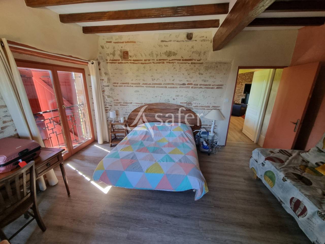 Maison d'habitation avec chambres d'h&ocirc;tes sur 29 hectares de te