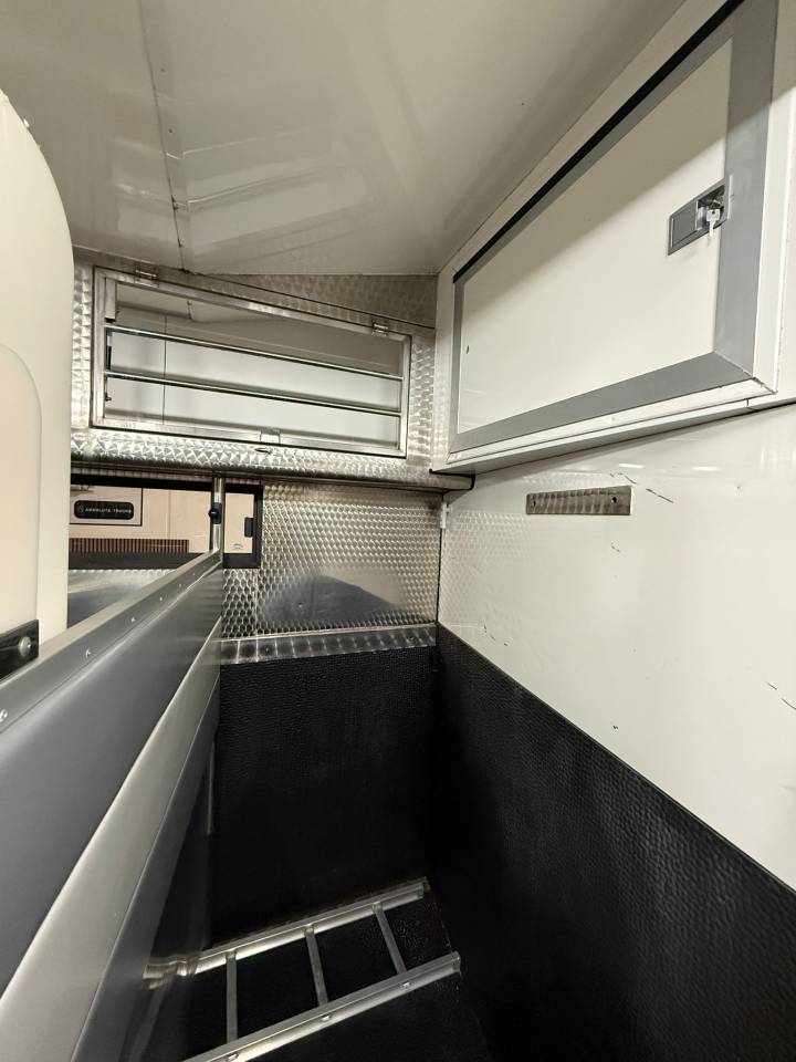 Scania R420 Interhorse grand living financement possibl