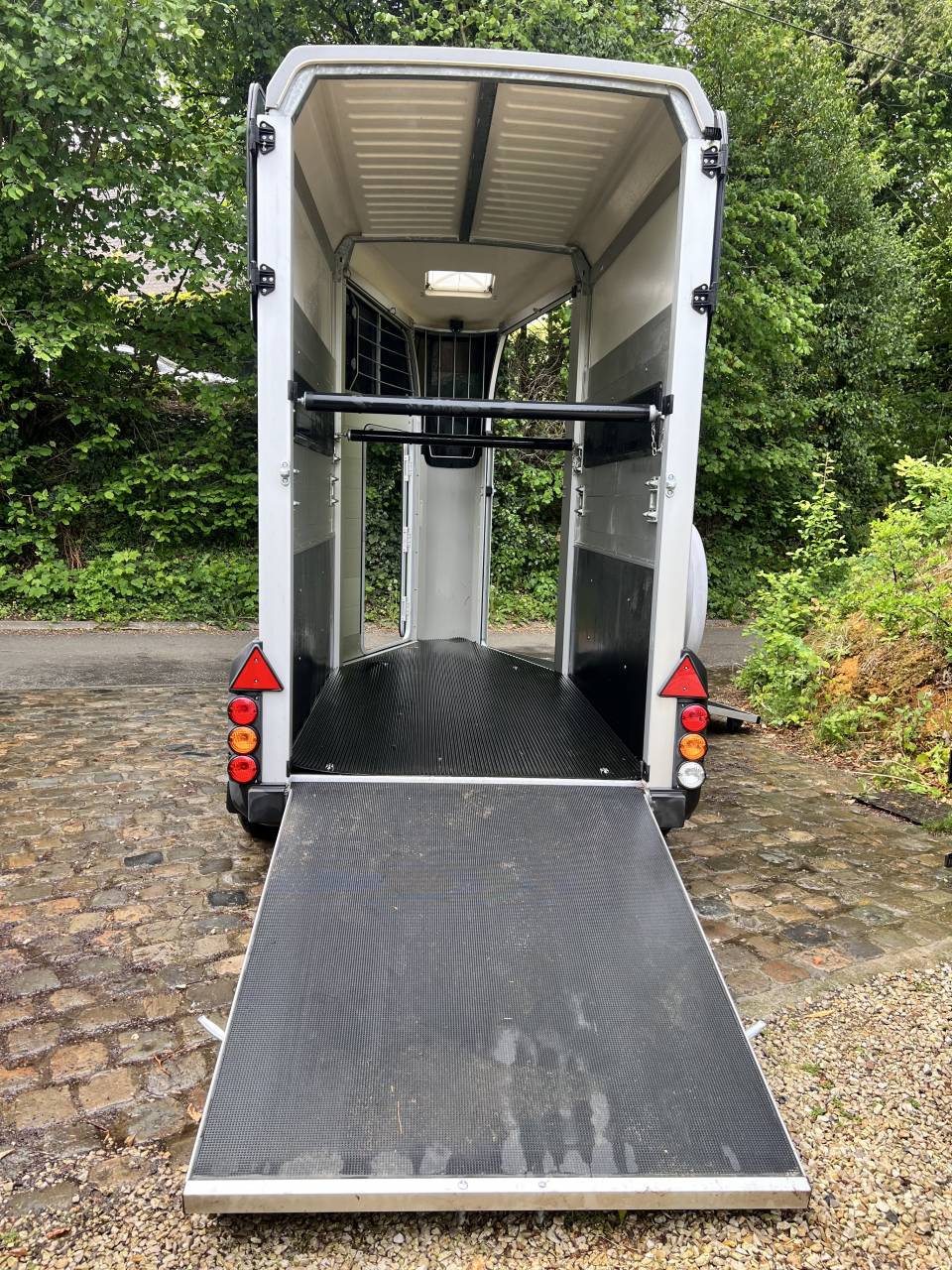 Van 1.5 Ifor Williams hbx403 2022 + camera/ecran