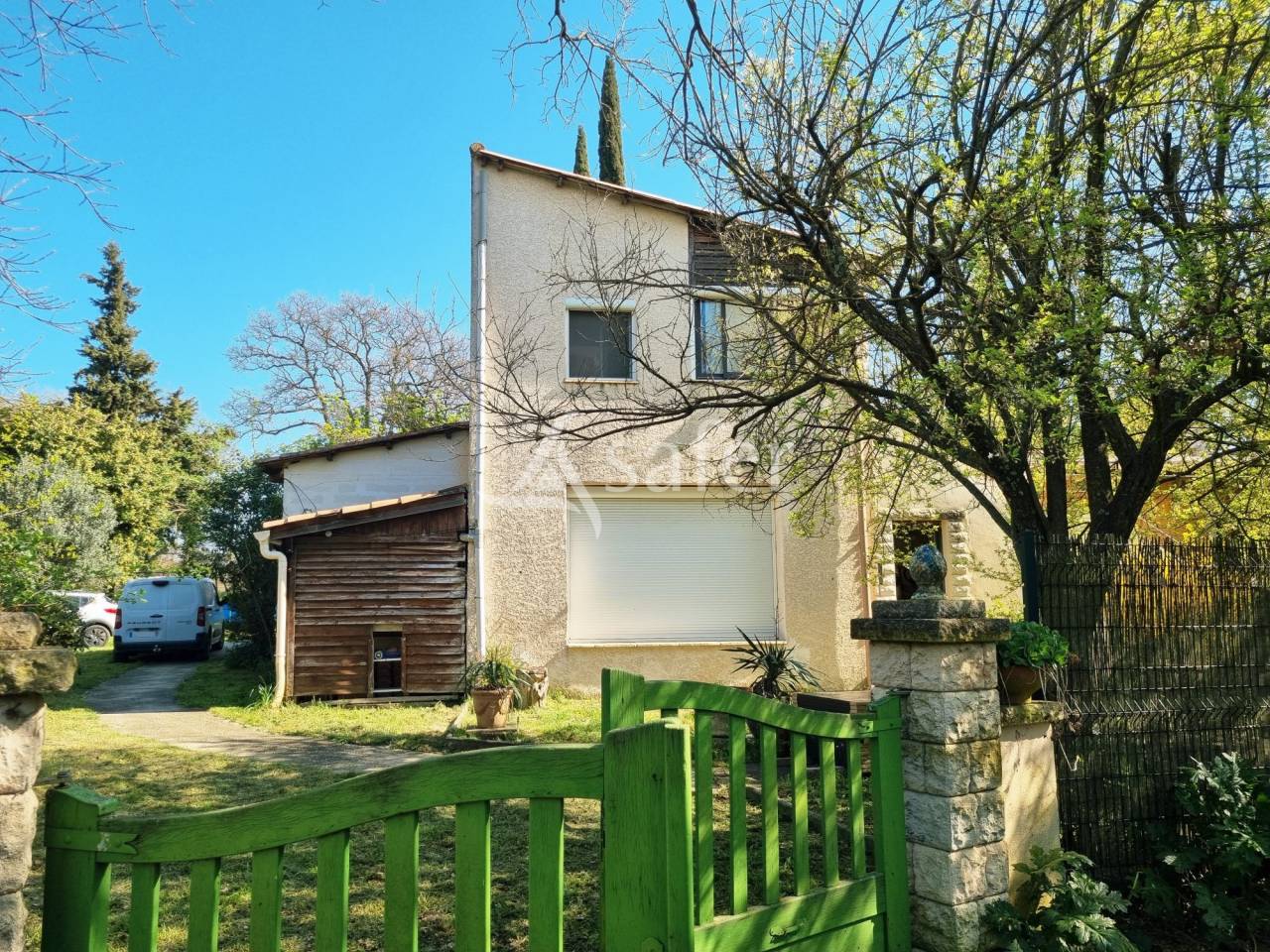 Aux portes d'Uz&egrave;s, propri&eacute;t&eacute; agrotouristique familiale aux mu