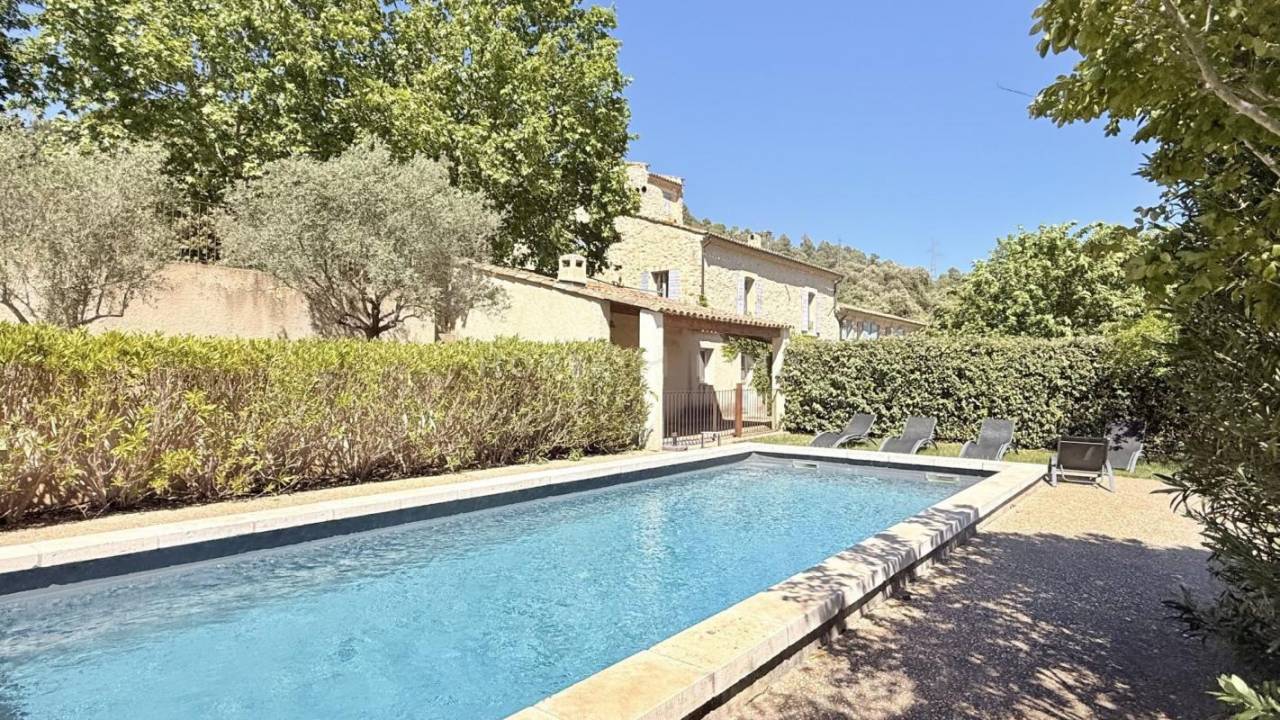 Belle bastide &eacute;questre au coeur de la Provence avec 2 g&icirc;tes
