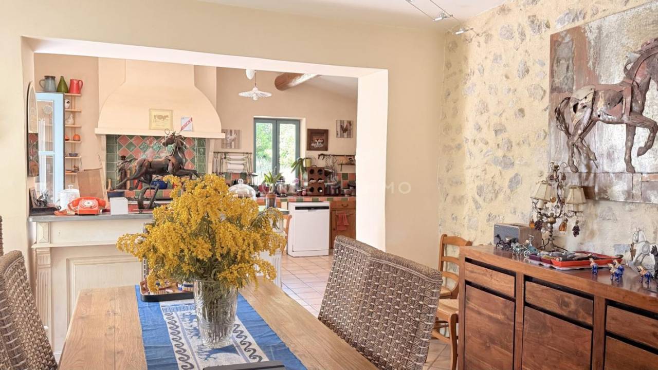 Belle bastide &eacute;questre au coeur de la Provence avec 2 g&icirc;tes