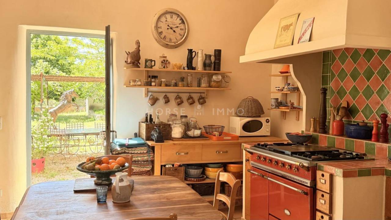 Belle bastide &eacute;questre au coeur de la Provence avec 2 g&icirc;tes