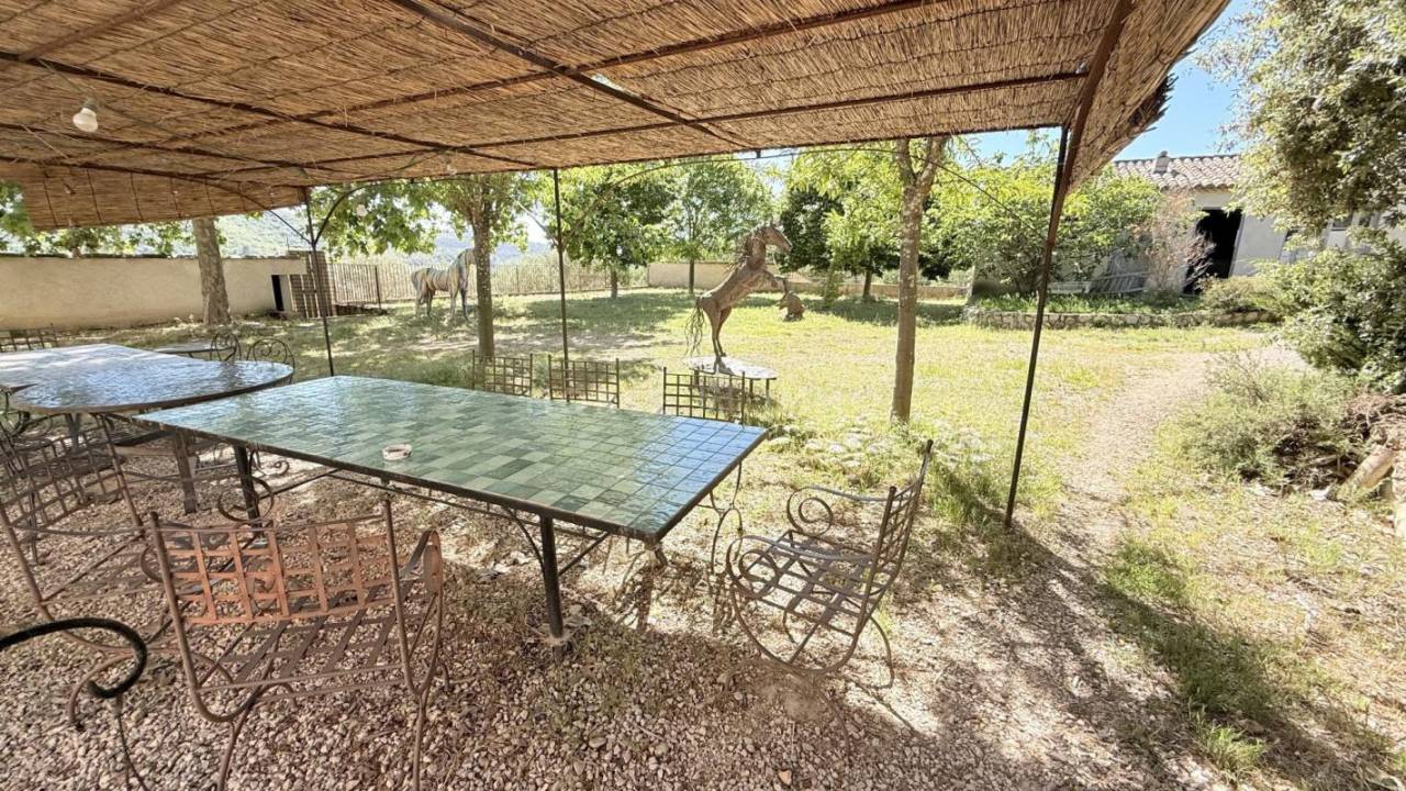Belle bastide &eacute;questre au coeur de la Provence avec 2 g&icirc;tes