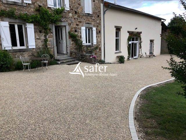 Propri&eacute;t&eacute; de prestige id&eacute;al &eacute;quin avec 5 ha COURPIERE