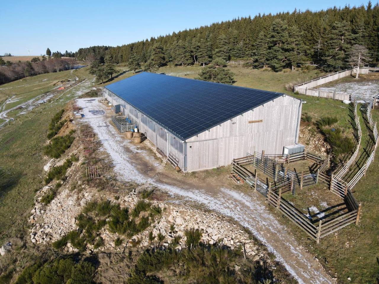 Propri&eacute;t&eacute; &eacute;questre sur 16 ha en montagne ard&eacute;choise ?