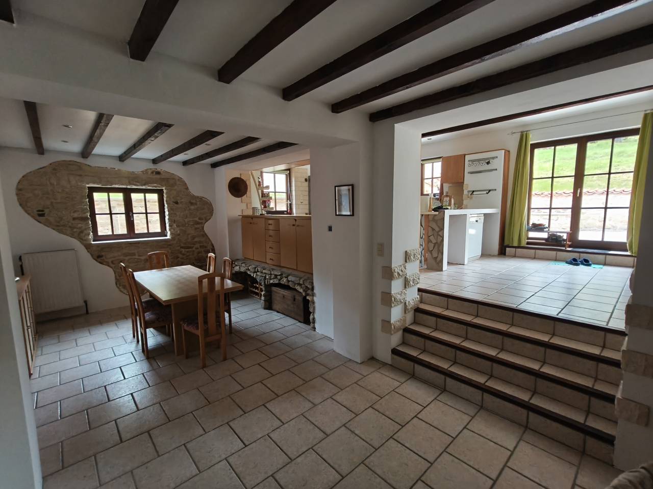Maison 3ch avec prairie, deux box et hangar pro