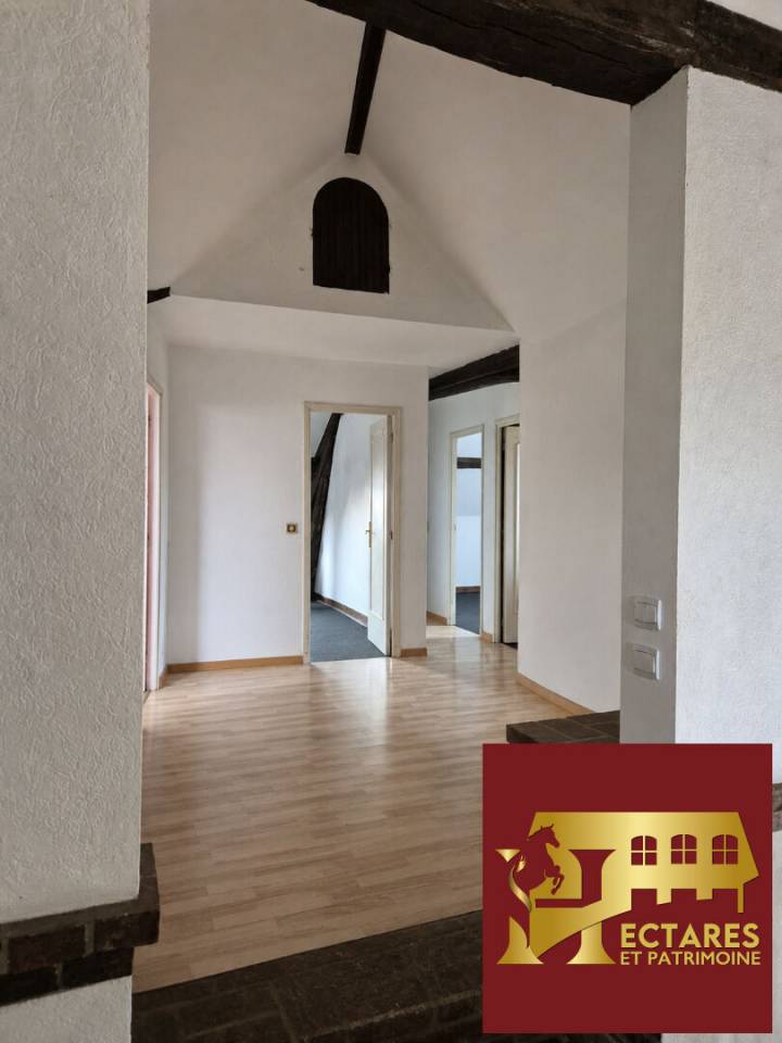 Maison avec boxes et 1.2 ha  &agrave; 45 minutes Fontainebleau