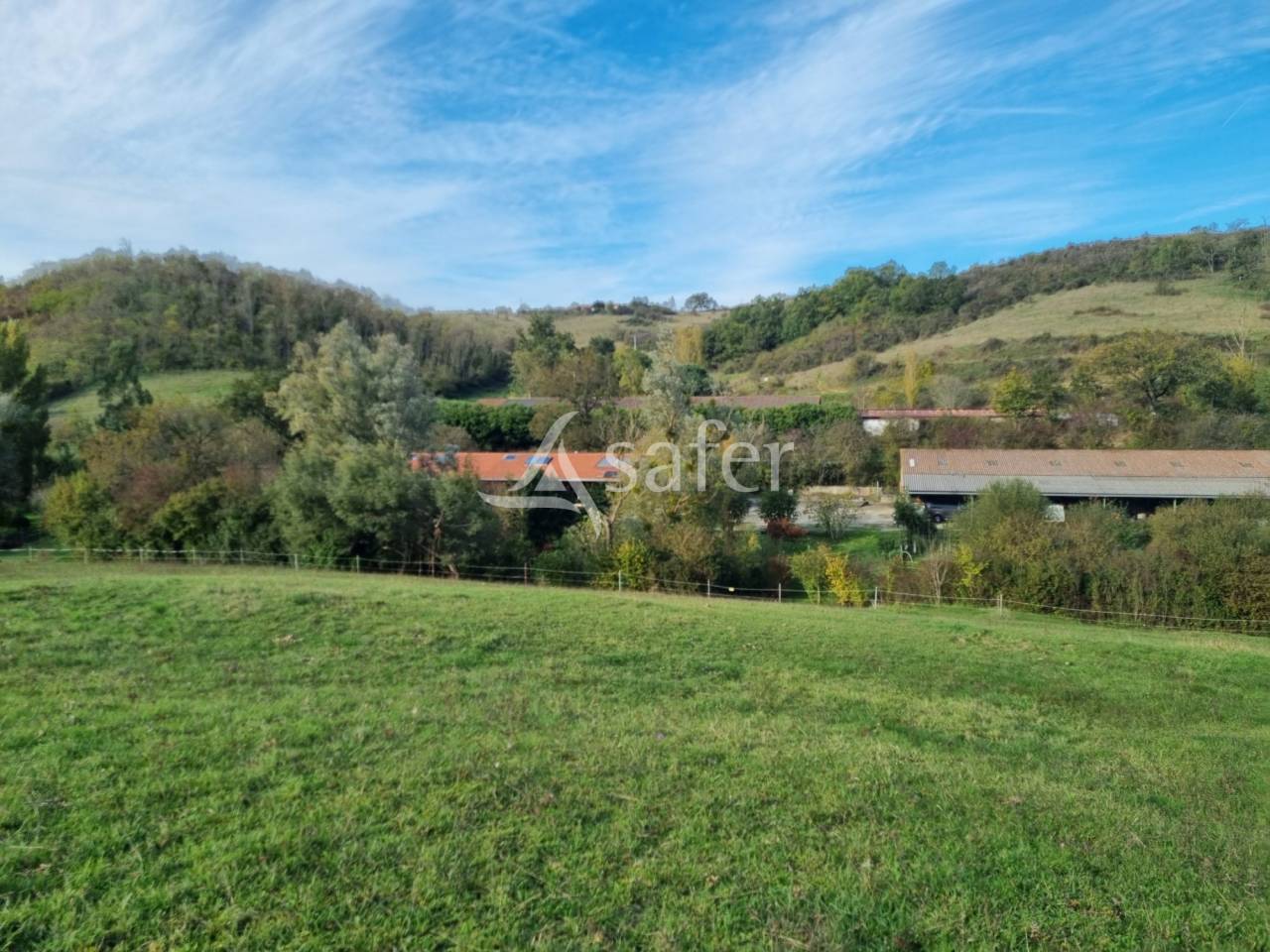 Propri&eacute;t&eacute; sur 17 ha en Vall&eacute;e de la L&egrave;ze